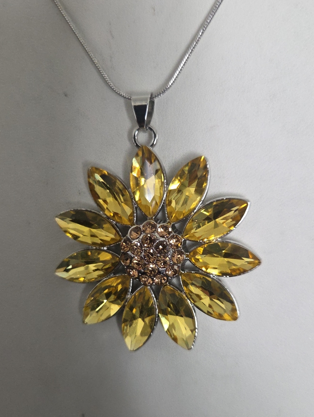 Paparazzi Fortunate Floral Yellow Necklace NWT